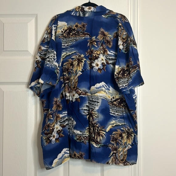 Hilo Hattie The Hawaiian Original shirt in Large. Coconut tree beach pattern - Picture 4 of 4